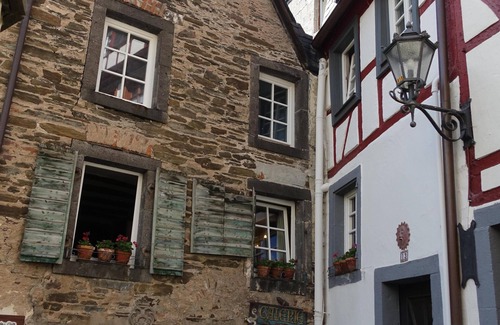Beilstein Apartment | Cozy Apartment in 14th Century Historic Building in Beautiful Medieval Town