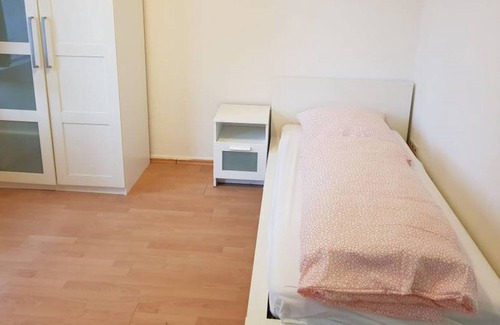 Unterbilk Apartment | Cozy apartment in a great location!