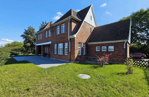 Cammin Apartment | Cozy Apartment in a former Train Station at Lake Cammin