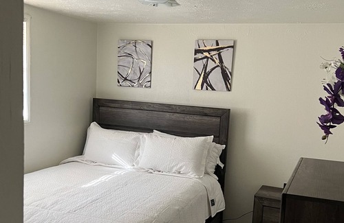 Deming Apartment | Cozy apartment in a quiet area with covered parking. Gulf course close.