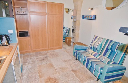 Beaucaire Apartment | Cozy apartment in Beaucaire with WiFi