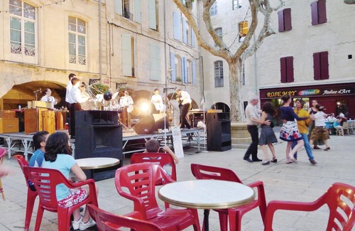 Beaucaire Apartment | Cozy apartment in Beaucaire with WiFi