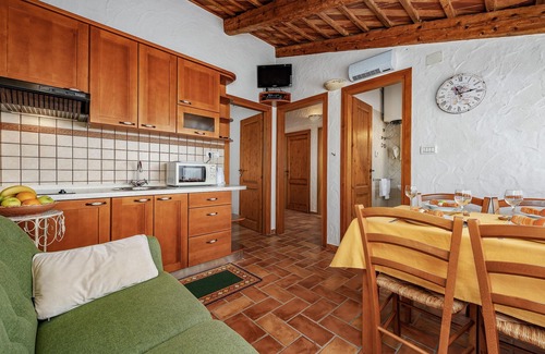 Gologorica Apartment | Cozy apartment in Cerovlje with WiFi