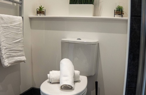 Ilkeston Apartment | Cozy apartment in charming Ilkeston with WiFi