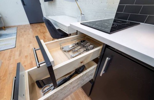 Downtown Hartford Apartment | Cozy apartment in charming Hartford with AC, WiFi