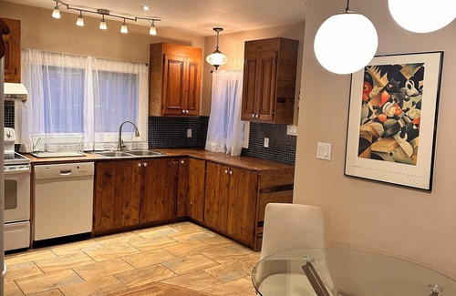 Dorval Apartment | cozy apartment in Dorval