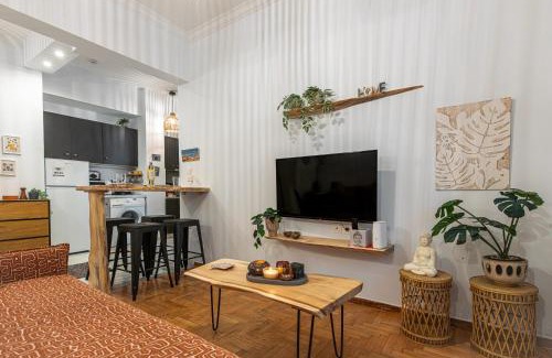 Exarhia Apartment | Cozy Apartment in Exarchia, Walk to Athens Museum