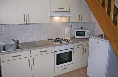 Roz-Landrieux Apartment | Cozy apartment in Roz-Landrieux