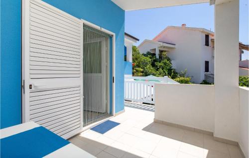 Kosljun Apartment | Cozy Apartment In Kosljun With Kitchen