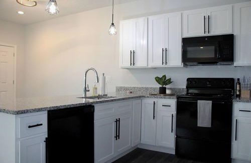 Lake City Apartment | Cozy Apartment in Lake City, only minutes from the baseball fields and food!