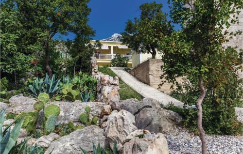 Lukovo Sugarje Apartment | Cozy Apartment In Lukovo Sugarje