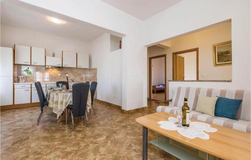 Lukovo Sugarje Apartment | Cozy Apartment In Lukovo Sugarje