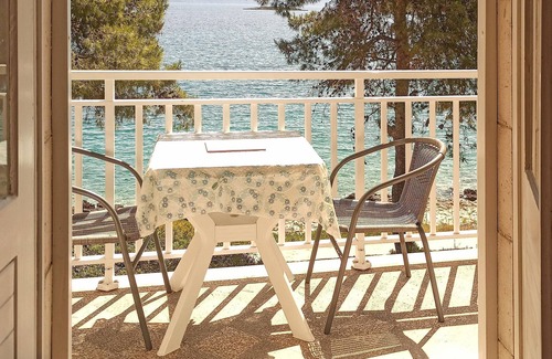 Lumbarda Apartment | Cozy apartment in Lumbarda with WiFi