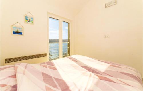 Miskovici Apartment | Cozy Apartment In Miskovici With Wifi