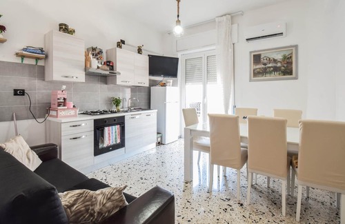 Mondragone Apartment | Cozy apartment in Mondragone with WiFi