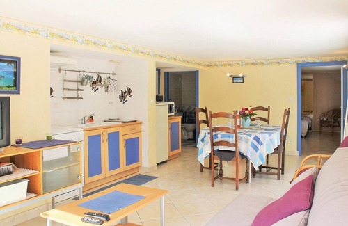 Muzillac Apartment | Cozy apartment in Muzillac with WiFi