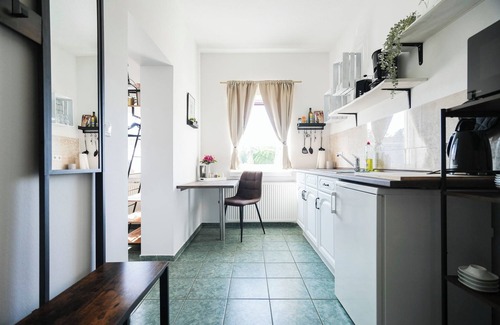 Garden Apartment | Cozy Apartment in Nature – Just 2 Min to the Lake & Pet-Friendly! 🌿🐾