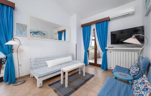 Barbariga Apartment | Cozy Apartment In Peroj With Wifi