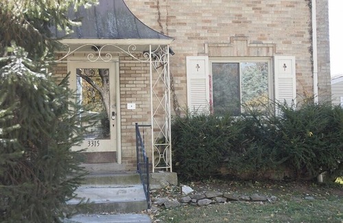 Roselawn Finance Apartment | Cozy Apartment in Pleasant Ridge