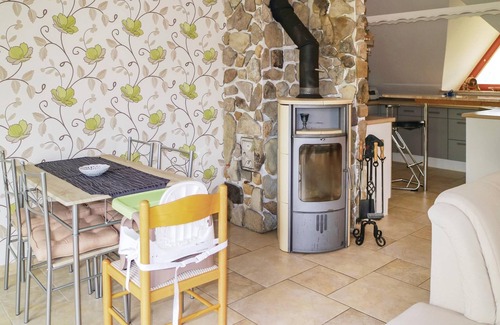 Hohenbergen Apartment | Cozy apartment in Schlotheim with kitchen
