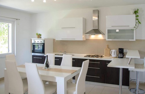 Smrika Apartment | Cozy apartment in Smrika with kitchen