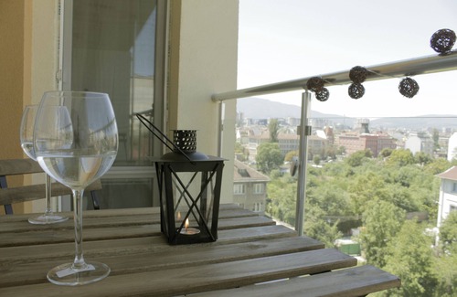 Sofia City Center Apartment | Cozy apARTment in Sofia with Mountain View