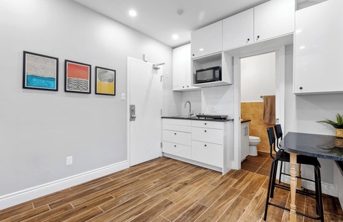 Byward Market - Parliament Hill Apartment | Cozy apartment in the heart of Ottawa, just a short walk from downtown!