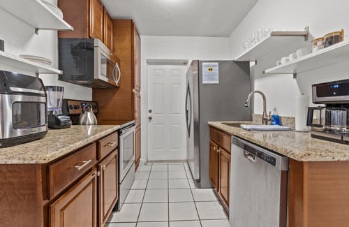 East Central Park Apartment | Cozy apartment in the Milk District of east Orlando. Unit An