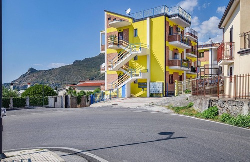 Tortora Marina Apartment | Cozy apartment in Tortora with WiFi