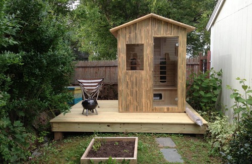 Rockland Apartment | Cozy Apartment In Town With Sauna! Minutes from Festivals and Shops!