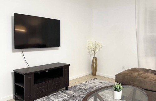 North Bergen Apartment | Cozy Apartment in North Bergen Close to NYC With FREE PARKING
