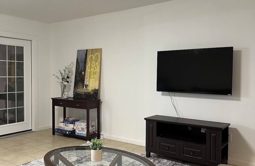 North Bergen Apartment | Cozy Apartment in North Bergen Close to NYC With FREE PARKING