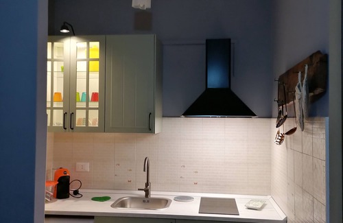 Vercelli Apartment | Cozy apartment inside the 1400 building "Torre degli Angeli."