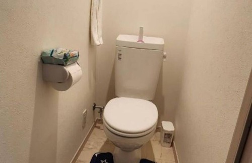 Higashishinkoiwa Apartment | Cozy apartment with AC in charming Katsushika City