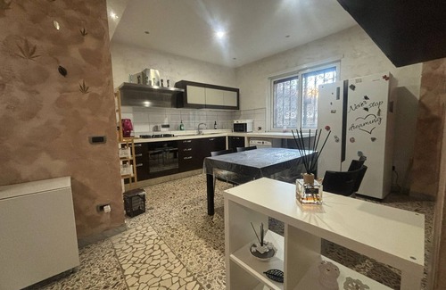 Fuorigrotta Apartment | Cozy APARTMENT just minutes from the main sights of the city.