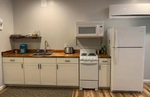 Ridgeway Apartment | Cozy Apartment located on our 5-acre property