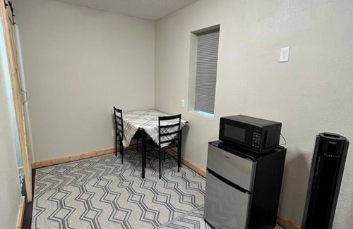 Browning Apartment | Cozy apartment near GNP!