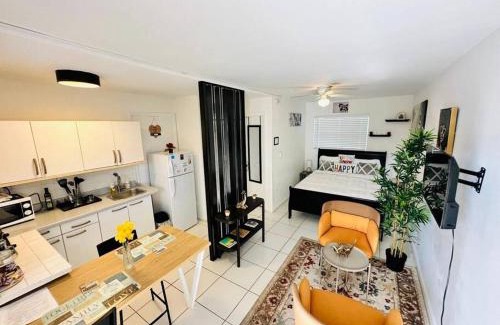 Driftwood Apartment | Cozy apartment near Seminole Hard Rock Cafe