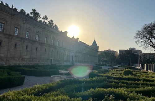 Leon XIII-Los Naranjos Apartment | Cozy Apartment Next to Center