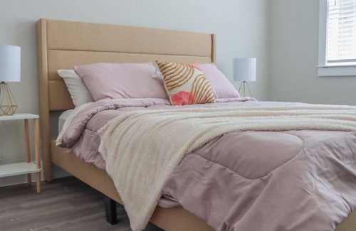 Spring Branch West Apartment | Cozy apartment offering the ideal getaway in a quaint neighborhood.