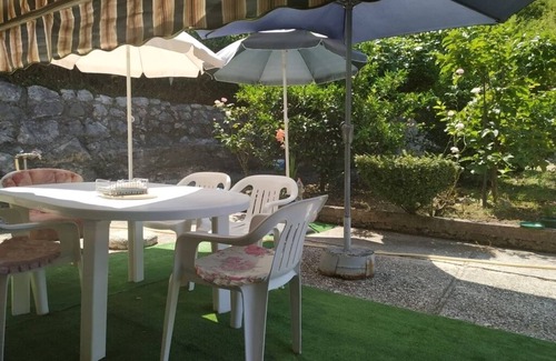 Risan House | Cozy Apartment offers free WiFi, air conditioning and a garden.