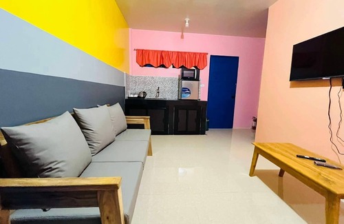 Tagbilaran Apartment | Cozy apartment in welcoming Tagbilaran City with AC, WiFi Free Parking