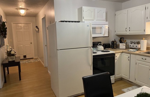 Kodak House | Cozy Apartment (sleeps 6)