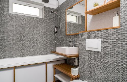 Otopeni Apartment | Cozy Apartment - Swimming Center, Airport & Therme SPA