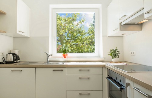 Gries - Quirein Apartment | Cozy Apartment “Urbanhof - Juzer” with Mountain View, Wi-Fi & Balcony