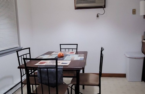 North Tonawanda House | Cozy apartment near Niagara Falls, Air Base, Airport, factory outlet mall, & NU
