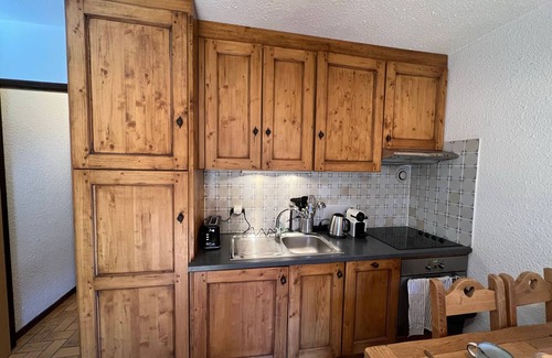 Monetier-les-Bains Apartment | Cozy Apartment · Village Center · Fireplace · Mountain Views · 10 Min to Pistes
