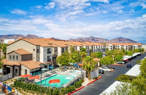 Mission Hills Apartment | Cozy Apartment w/balcony and many amenities