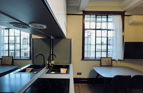 Downtown Shanghai Apartment | Cozy apartment with Art Deco at the heart of the City Center