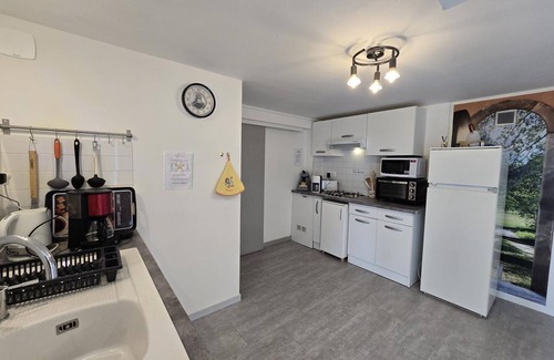 Bigaroque Apartment | Cozy apartment with terrace and pool in Périgord Noir